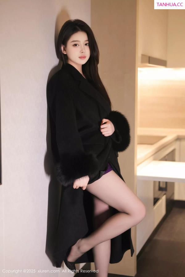   [XiuRen]高清写真图 2025.03.21 No.10050 温妮 黑丝美臀第3张图片